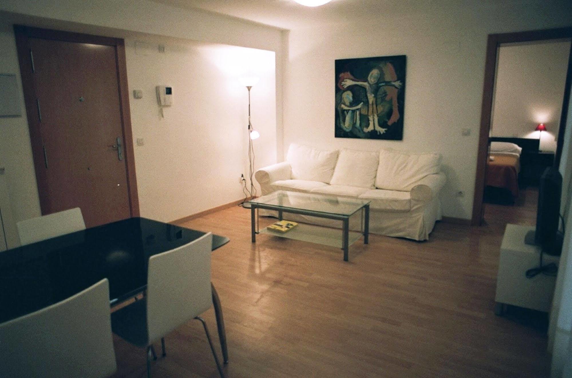 Apartamentos Auhabitat Zaragoza, Edificio De Apartamentos Turisticos Pokoj fotografie