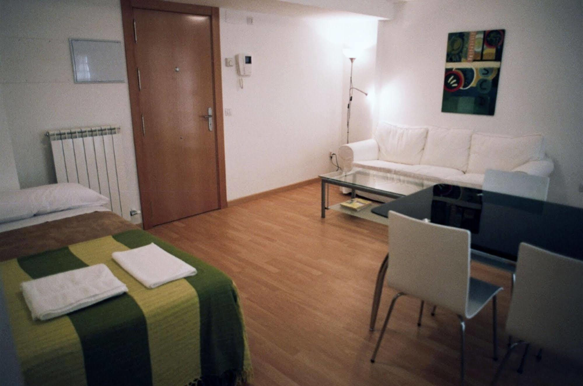 Apartamentos Auhabitat Zaragoza, Edificio De Apartamentos Turisticos Exteriér fotografie